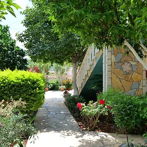 Garden Dhesara , Ksamil Albánie
