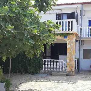 Max Apartmán